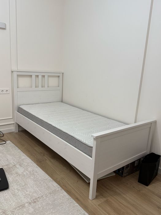 Продам кровать икея с матрасом 100*200