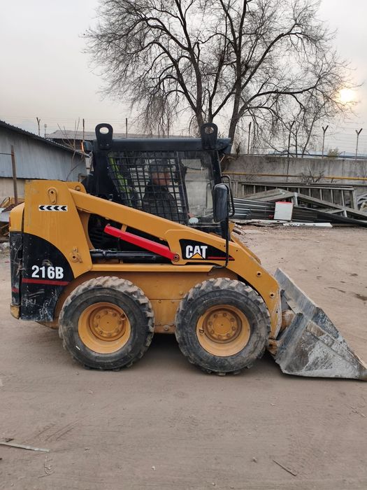 Мини погрузчик CAT 216 B продам