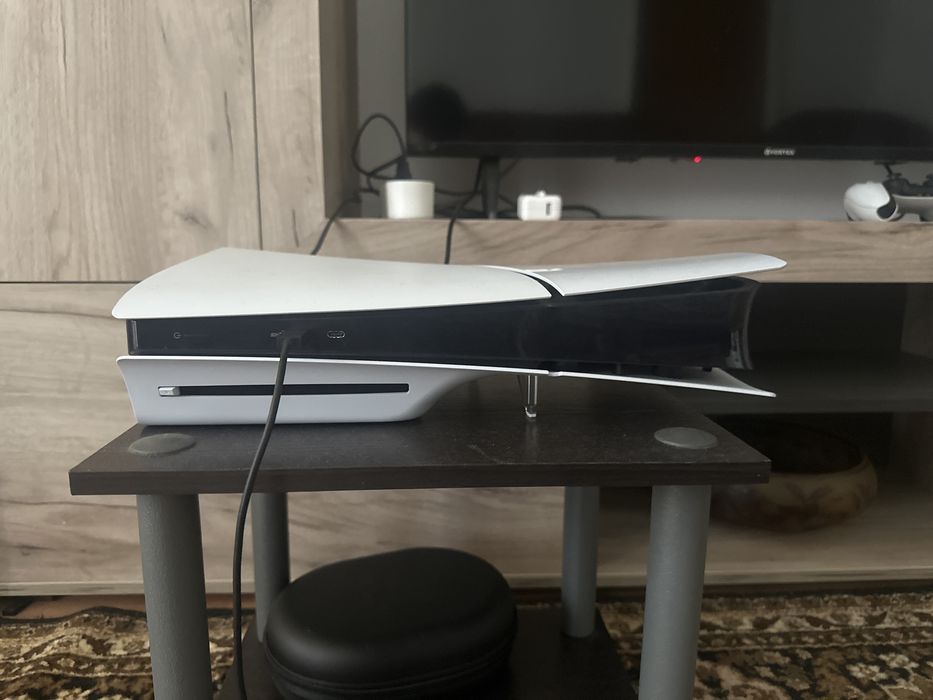 Ps5 Slim Disc Edition + o maneta