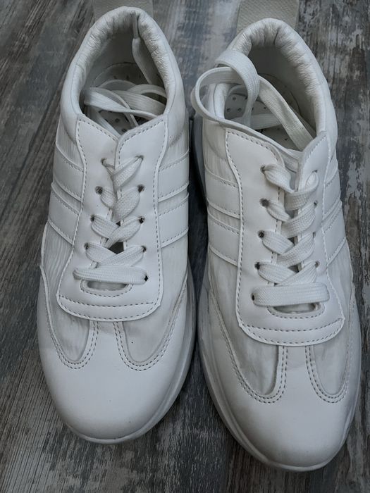 Спортни обувки