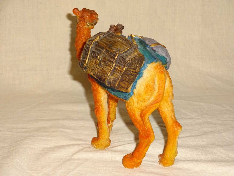 Статуэтку керамическую - продам.