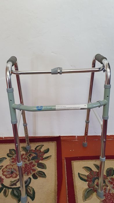 Инвалидный  ходунок