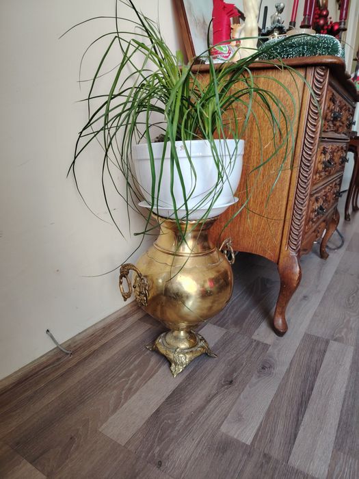 Стар позлатен съд