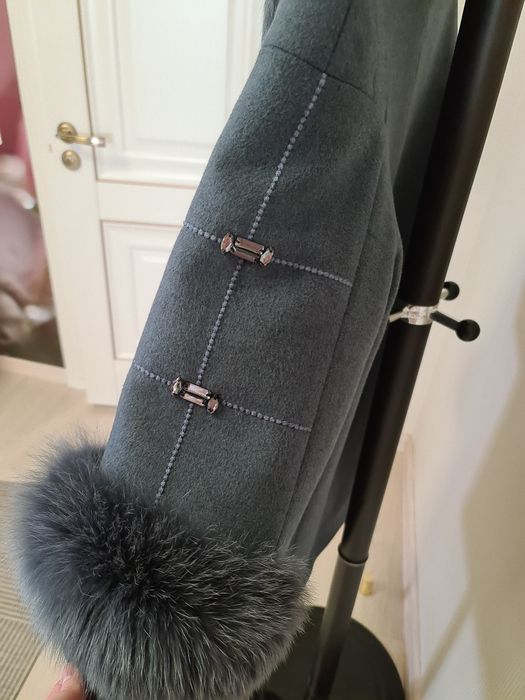 Продам демисезонное пальто