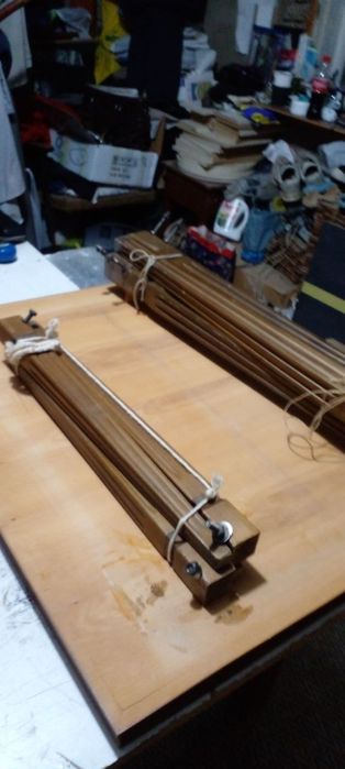 Продаются стол обеденный, 6 стульев, журнальный стол