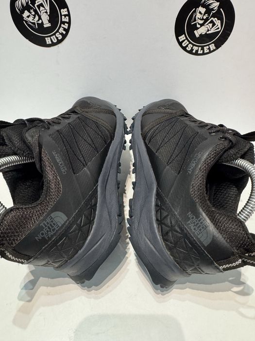 Маратонки THE NORTH FACE Waterprof . Номер 39