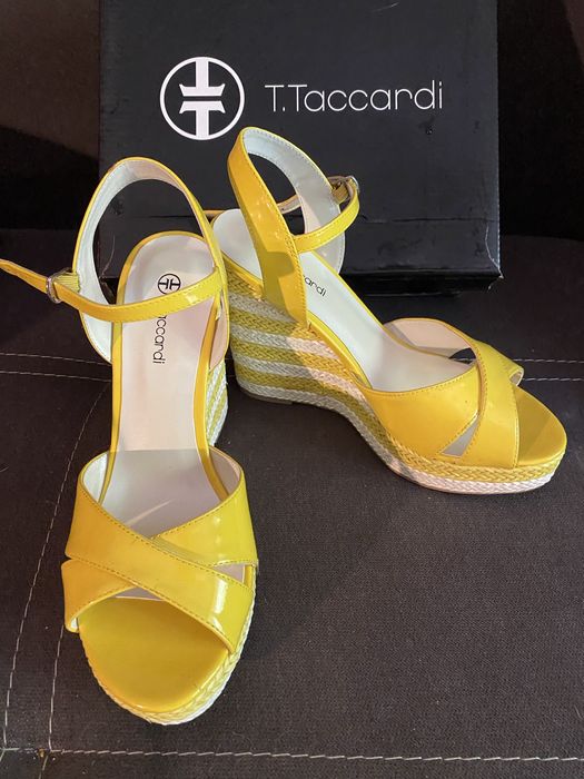 Летние босоножки