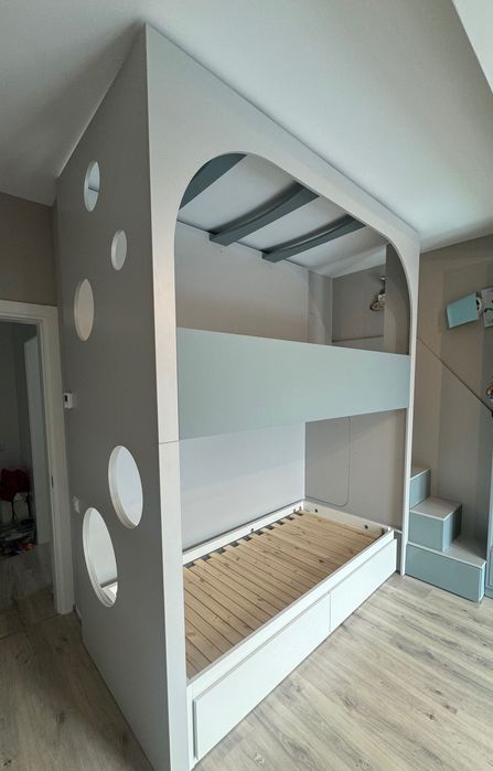 Vand URGENT pat NOU supraetajat