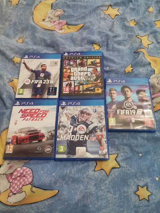 PS 4 + Volan cu pedale + Jocuri