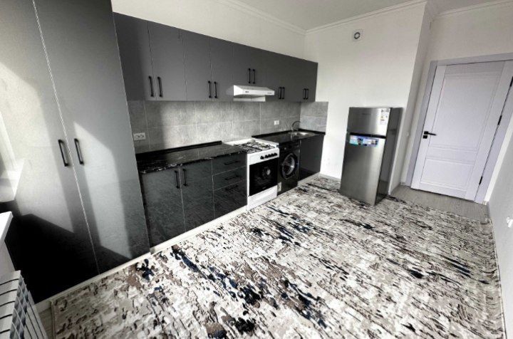 Новза метро 10 дакика юлда квартира