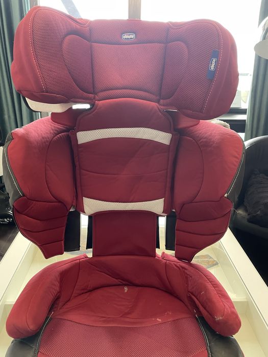 Scaunul auto Chicco Oasys 2-3 Evo FixPlus 15-36 kg