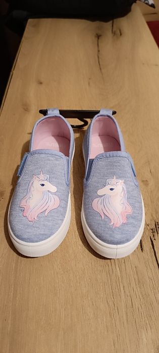 Нови красиви  кецове за момиче номер 28