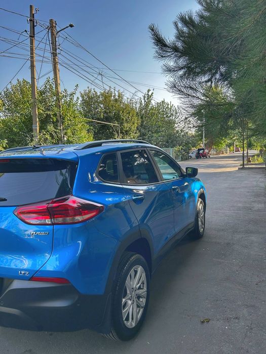 Tracker 2 LTZ 22 000 пробег в отличном состоянии.