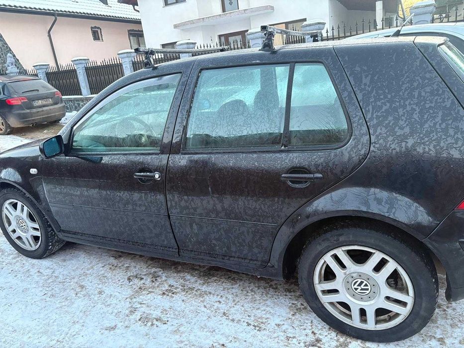 Vand golf 4 1.6 benzina