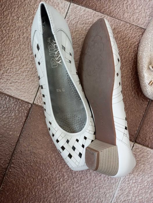 4 чифта красиви обувки