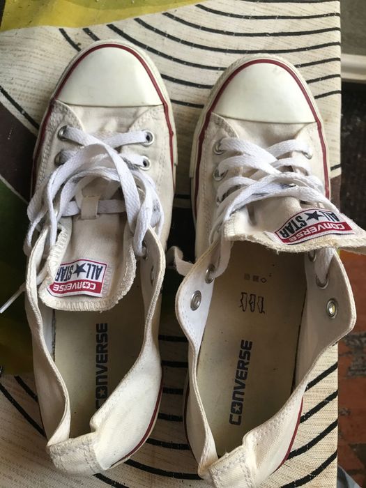 Бели кецове Converse