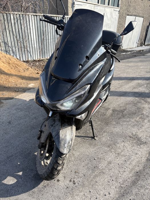 Продам Макси скутер