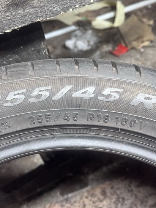 255/45/19 Pirelli