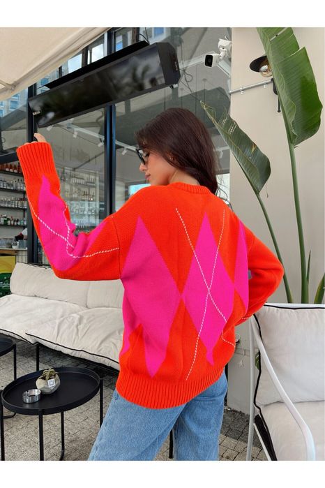 Дамски пуловер в оранжево и розово