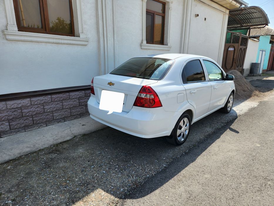 Нексия-3, механика, 230 минг юрган, петнолар бор,