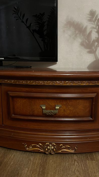 Тумба под телевизор