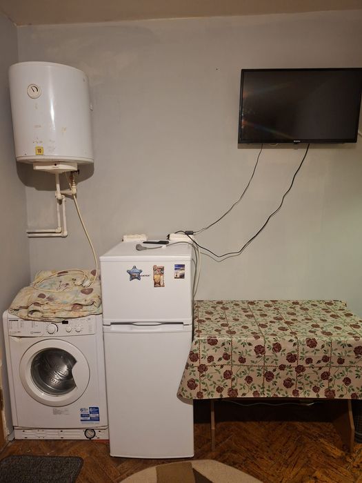 Închiriez garsoniera