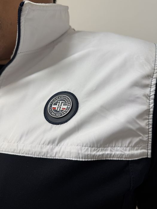 Продам костюм Tommi Hilfiger