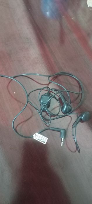 Срочно продаётся наушники для телефона