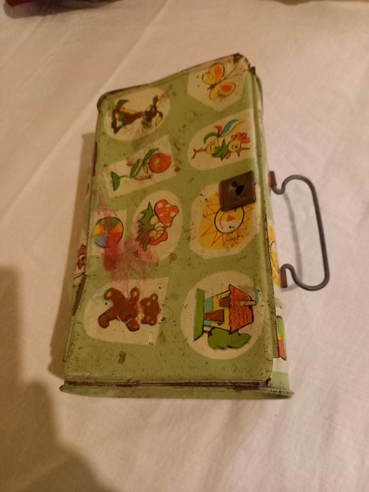 Gentuţă tablă ghiozdan grădiniţă IIS 9 Mai Lugoj comunism 1970