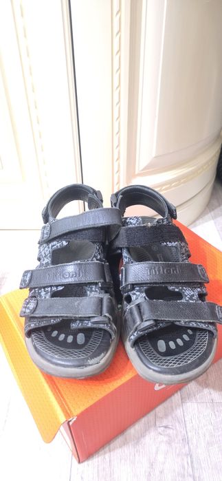 Кроссовки летние