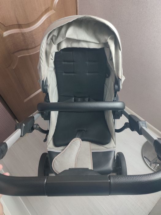 Коляска детская (прогулочная)