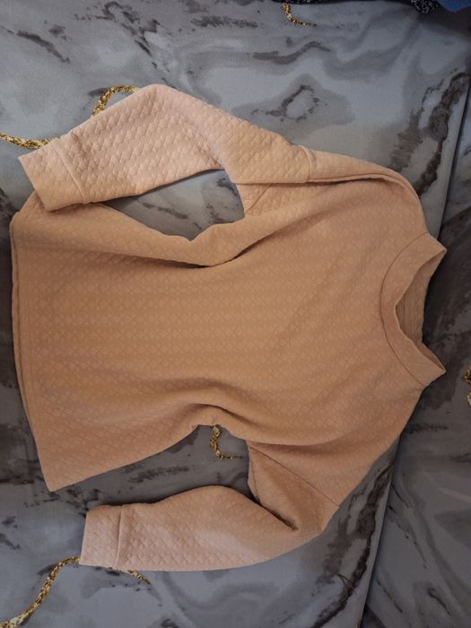 Дамски спортни дрехи и блузи  М