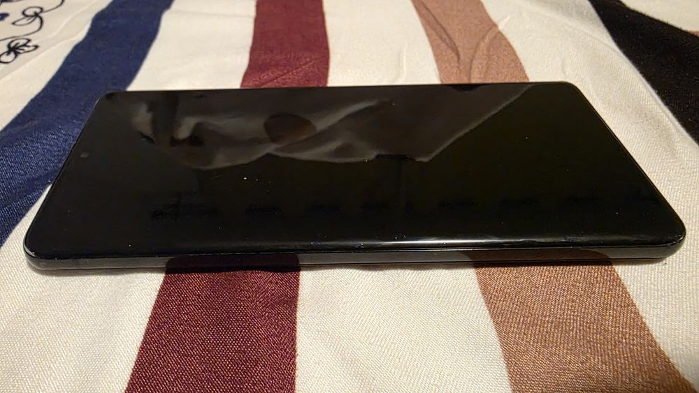 Vand sau schimb Samsung S21 Ultra 128 gb si 12 gb ram cu husa si cablu