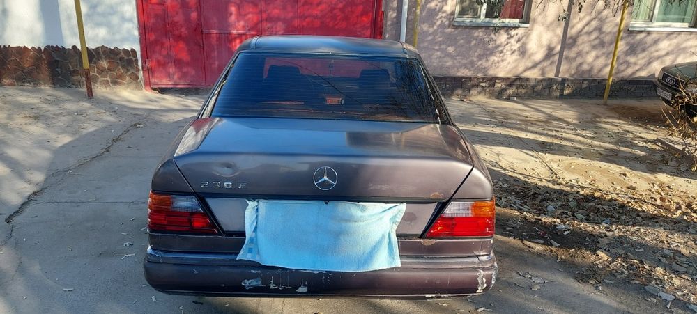 Мерседес 124 на ходу