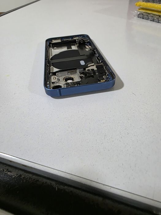 Carcasa originala iphone 13 mini impecabila.