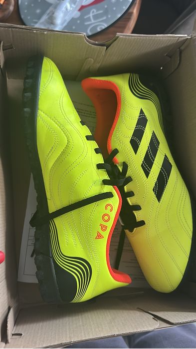 Ghete fotbal teren sintetic