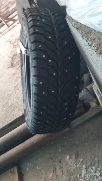 Покришки новый 4 шт