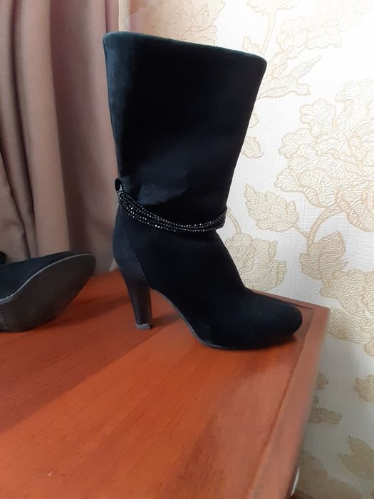 Продам осенние сапоги