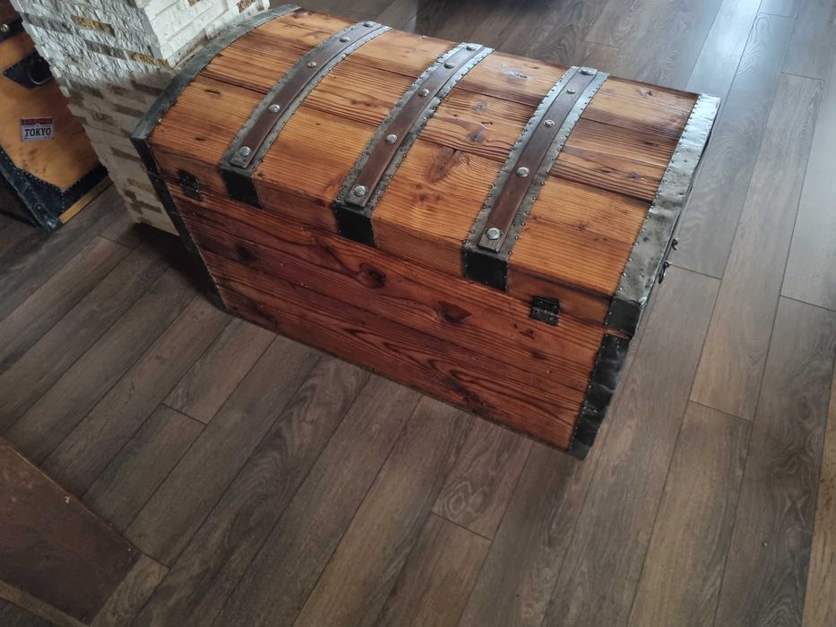 Стар дървен сандък/ракла/скрин