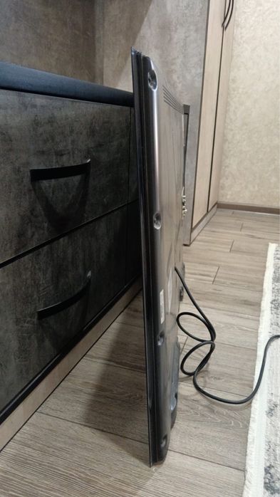 Продам телевизор 107 см