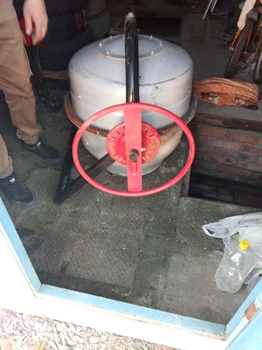 Продам бетономешалку