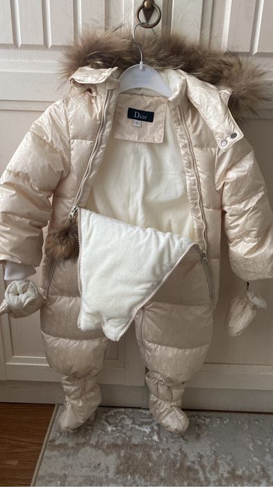 Продам зимний комбинезон, рост 80 см.