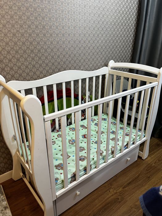 Детская кровать для ребенка