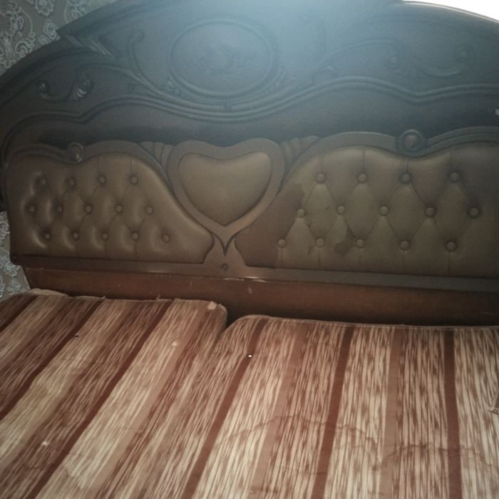 Спальный кровать