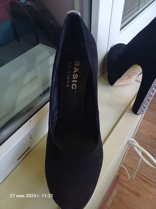 Продаю вечерние туфли