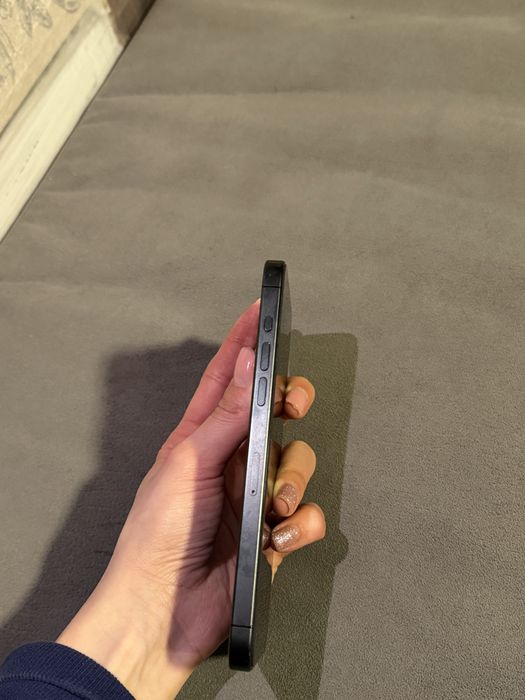 iPhone 15 Pro Max – 256 GB – Много добро състояние + 8 калъфа ПОДАРЪК