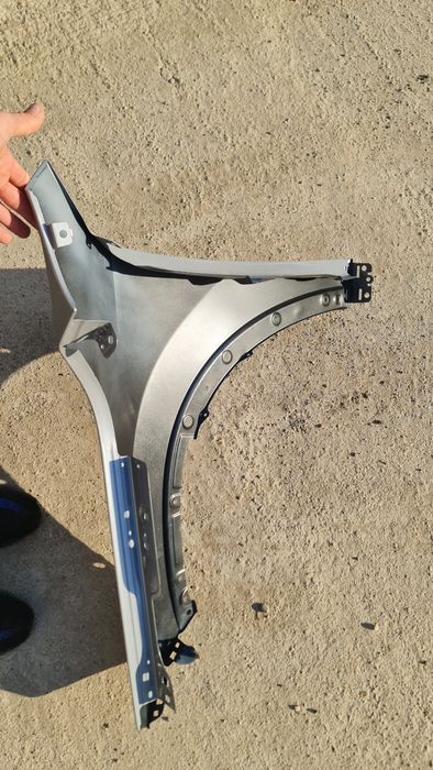 Aripa dreapta fata BMW X1 U11 far armatura bara