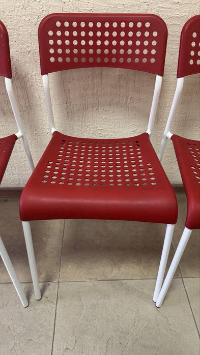 Стулья Икеа (IKEA ADDE )красные