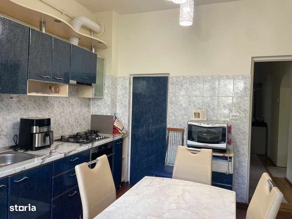 Apartament 4 camere cu GARAJ