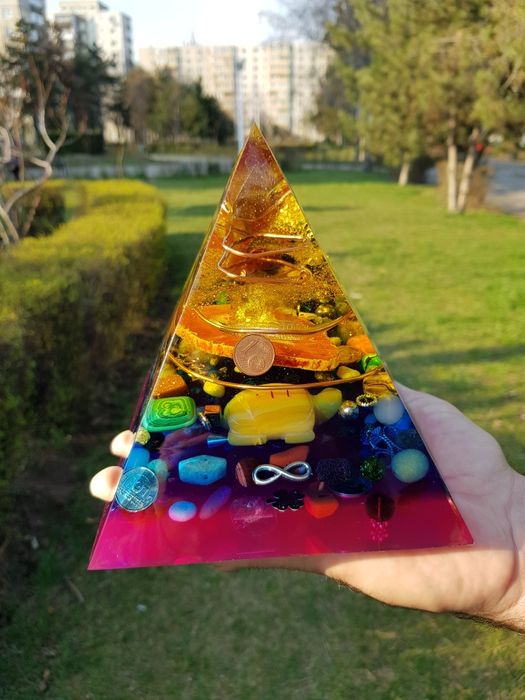 Piramida 16 cm pt abundenta financiara